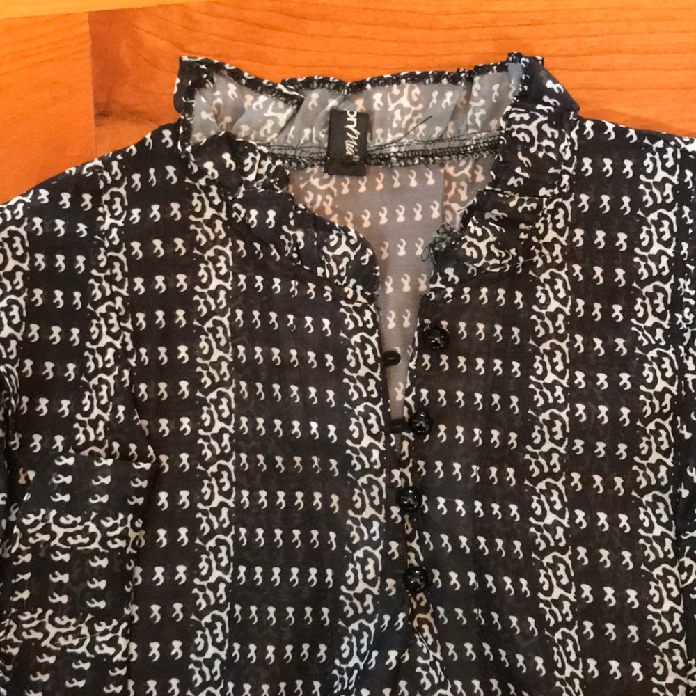 NEW Ruffled Blouse - Picture 2 of 5
